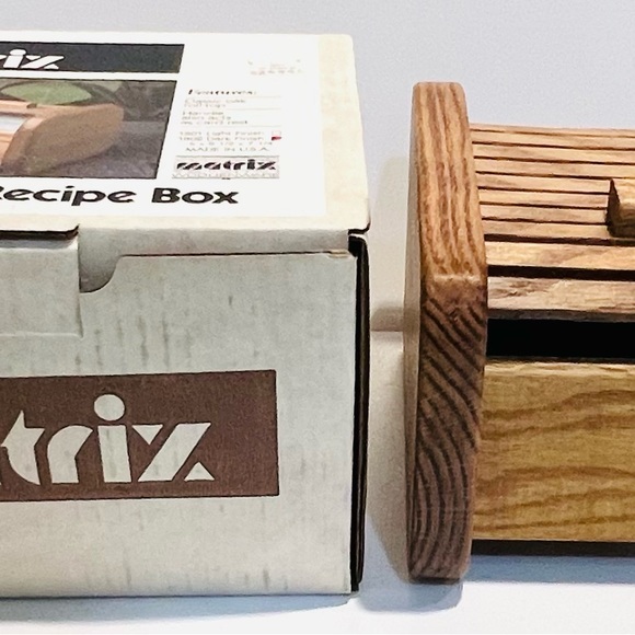 Vintage Matrix Roll-top Recipe Box, Classic Oak - Picture 3 of 12